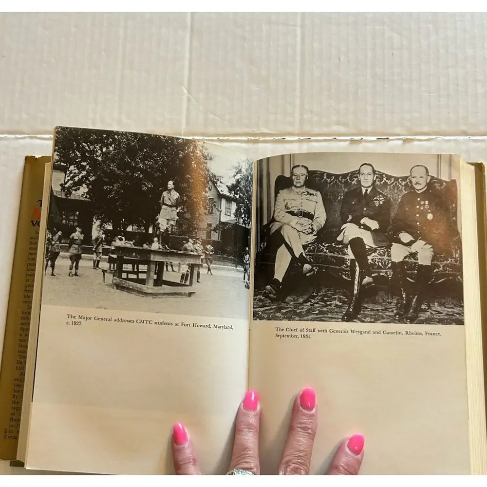 Years of MacArthur Vol 1 1880-1941 D Clayton James 1970 Houghton 1st Printing HB
